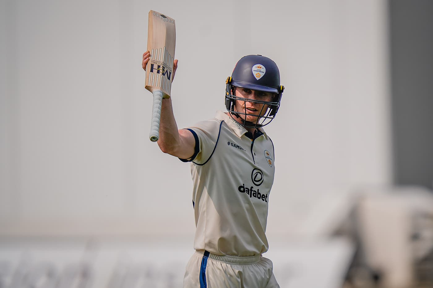 Brooke Guest century tightens Derbyshire's grip
