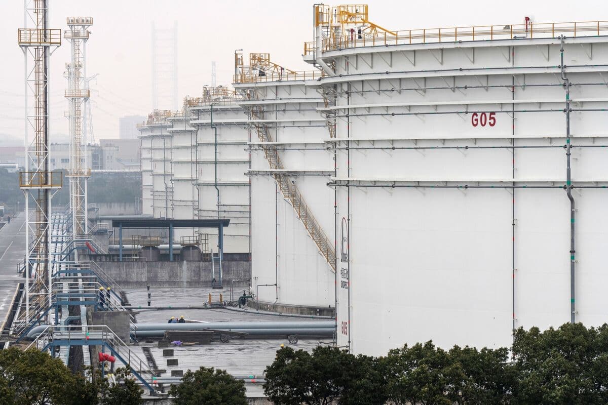 China’s Energy Imports Plunge as War Chokes Hormuz Shipments