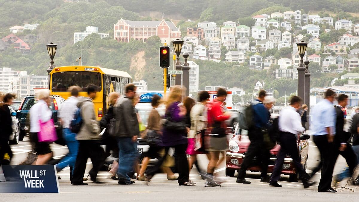 Why New Zealanders Are Moving To Australia in Record Numbers