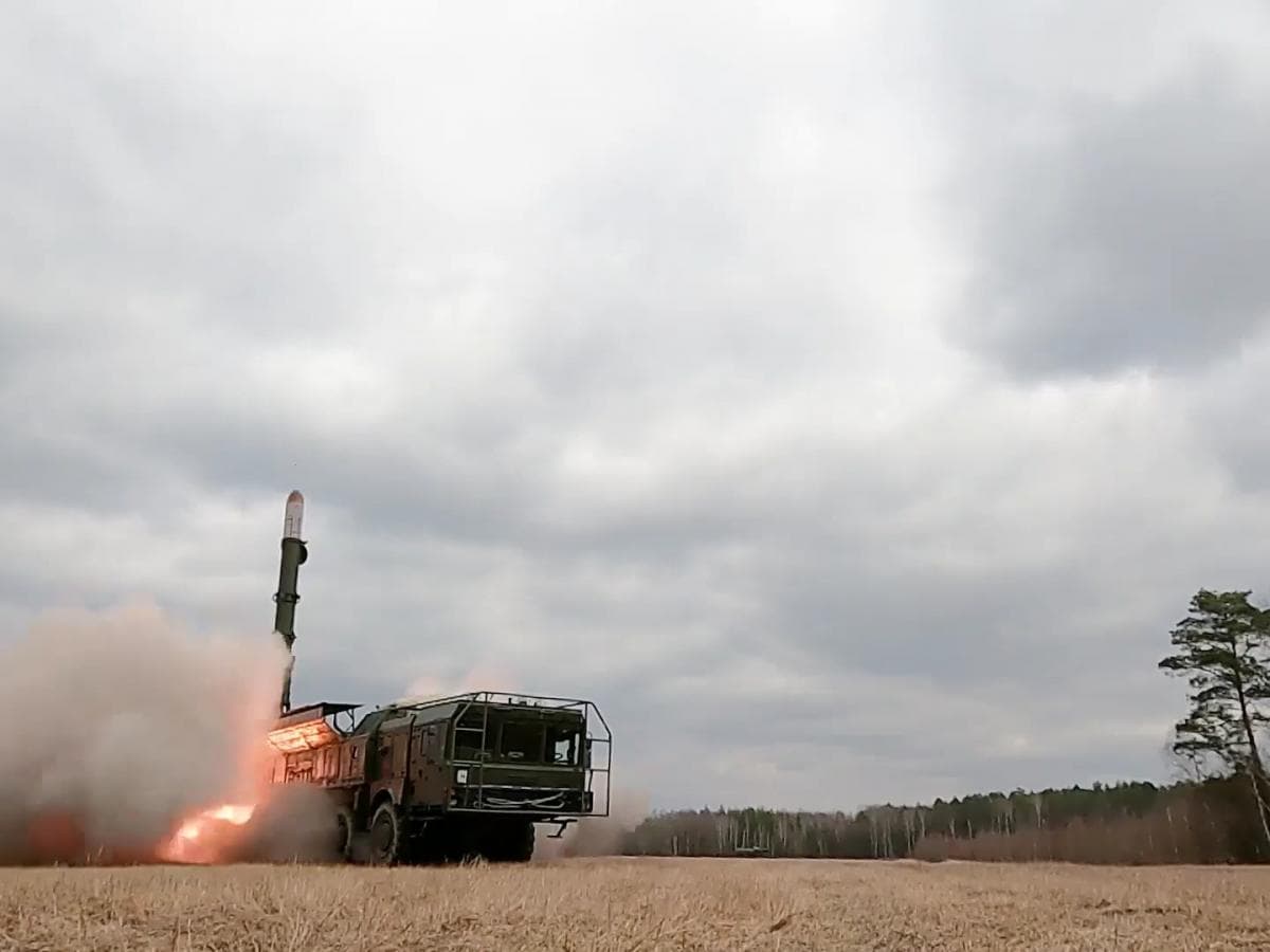 Russian Forces Hit Kyiv Region and Alleged 'Oligarch Village' in Major Attack