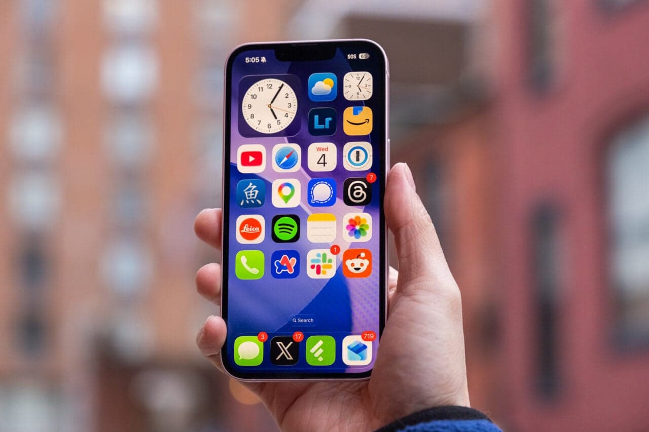 Apple’s New iOS Update Finally Throws a Bone to the Android Green Bubbles
