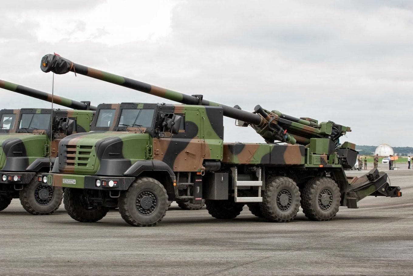 Armenia Unveils French-Supplied CAESAR Artillery