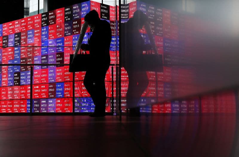 Share futures ease, dollar gains as Gulf talks teeter