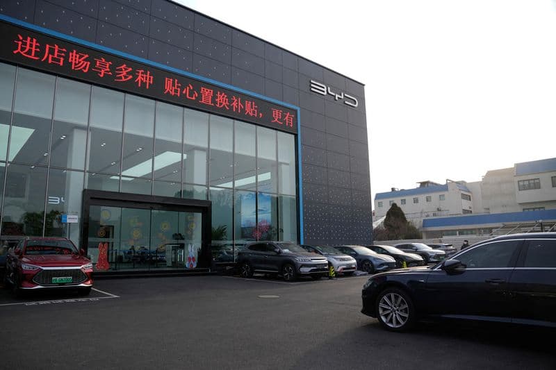 China’s car sales drop for seventh month in April; exports roar