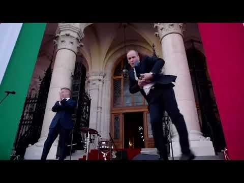 Hungary's dancing politician grooves at Magyar inauguration