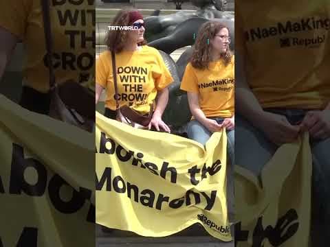 Anti-Monarchy demonstrators gather in London