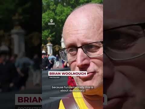 ‘No Kings’ protest outside Buckingham Palace