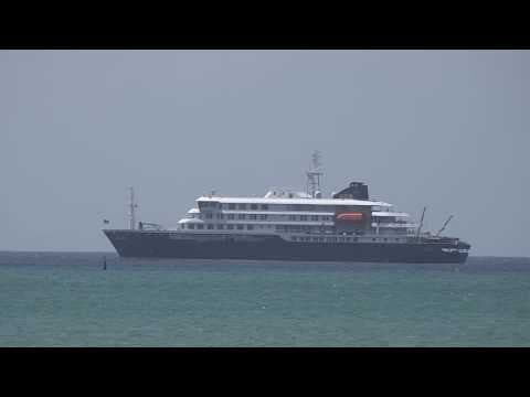 Two suspected hantavirus cases found as ship heads for Tenerife