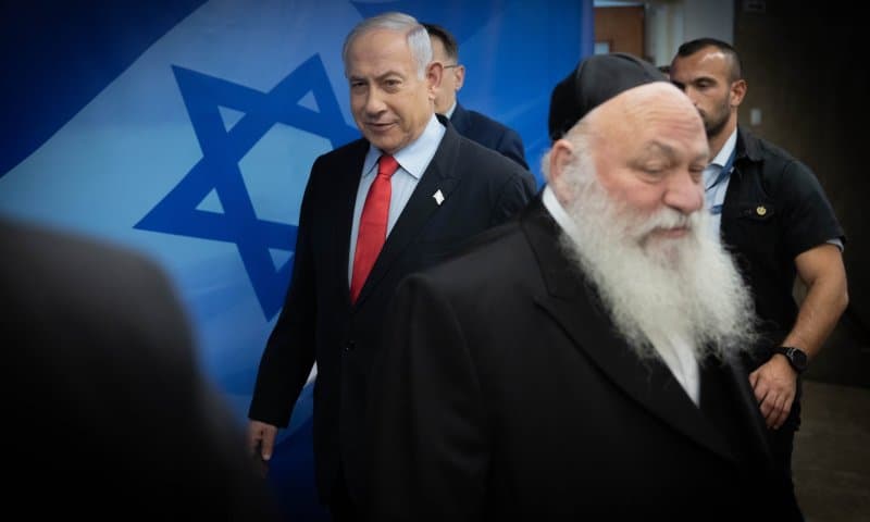Netanyahu in Big Trouble: Haredim Threaten Immediate Elections Over 'Dead' Draft Law