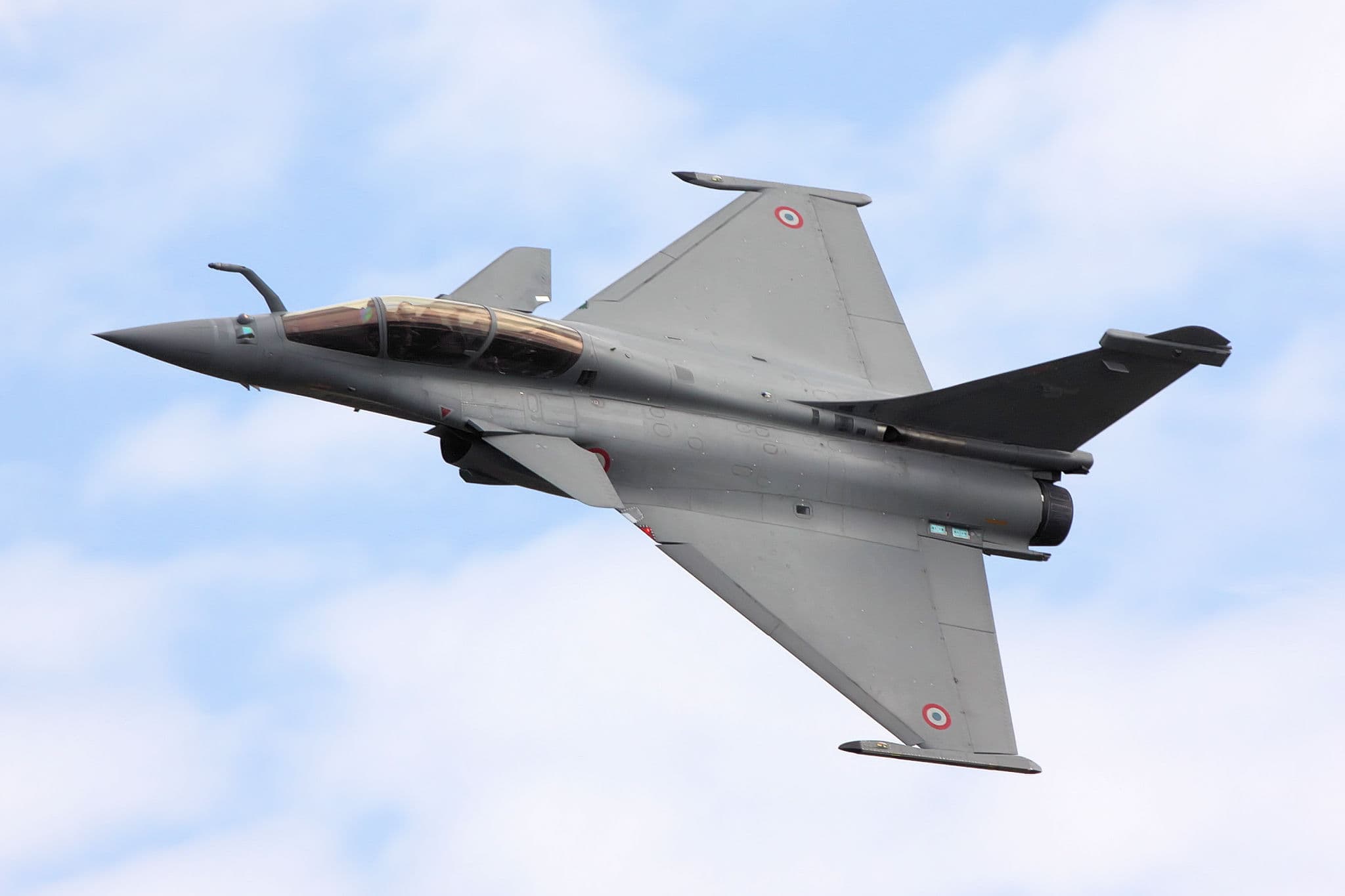 Cairo Deploys Combat Aircraft to Abu Dhabi Amid Escalation