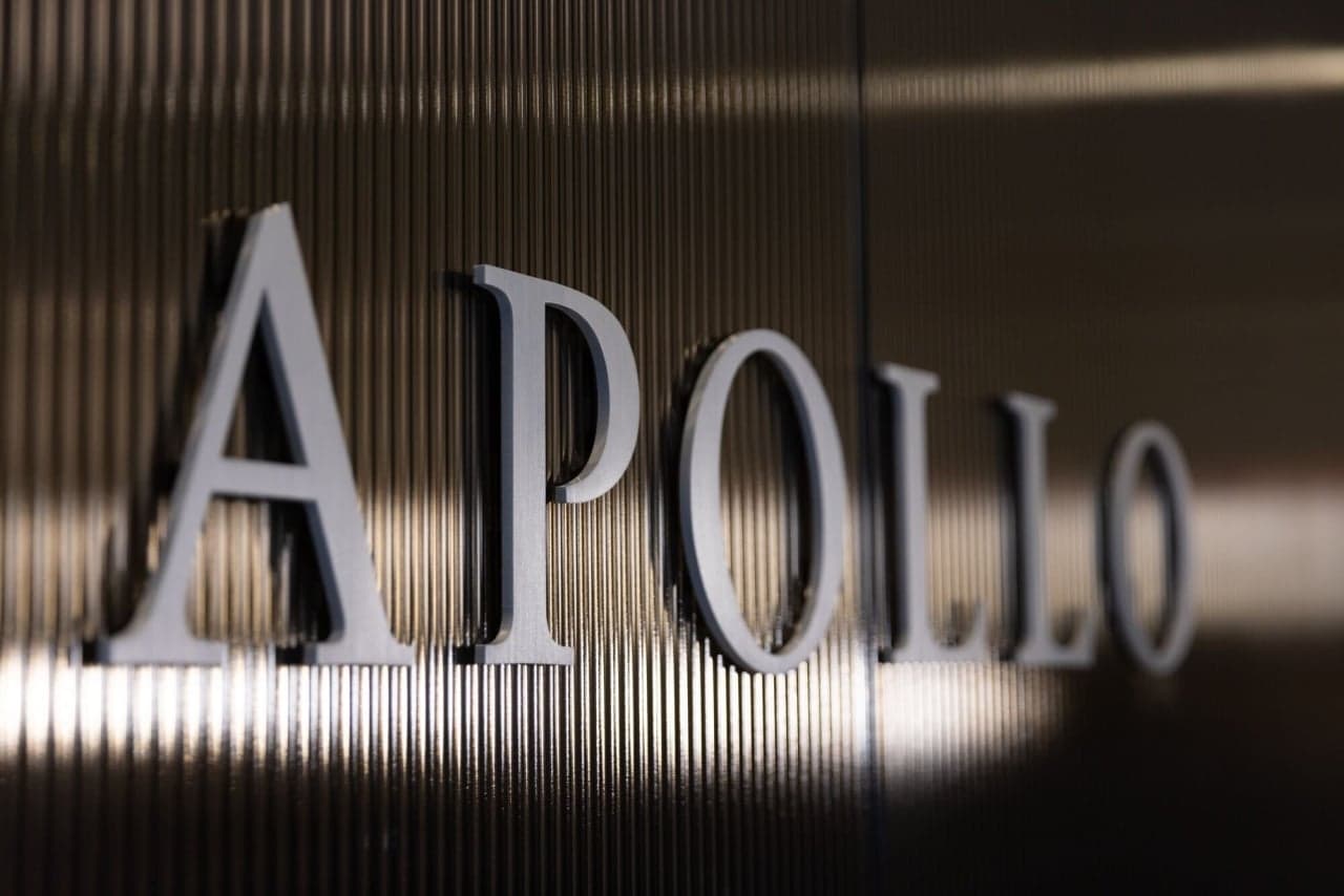 Apollo Holds Talks to Sell $3 Billion Private Credit Fund
