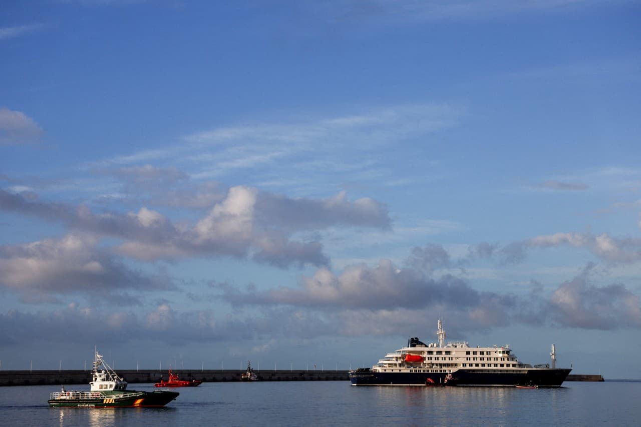 Hantavirus Cruise Ship Arrives as Passengers Prepare for Repatriation