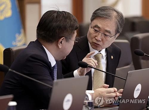 FM Cho says further, closer examination needed into strike on S. Korean vessel in Hormuz