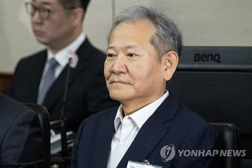 (LEAD) Appeals court increases ex-interior minister's sentence to 9 yrs over martial law involvement