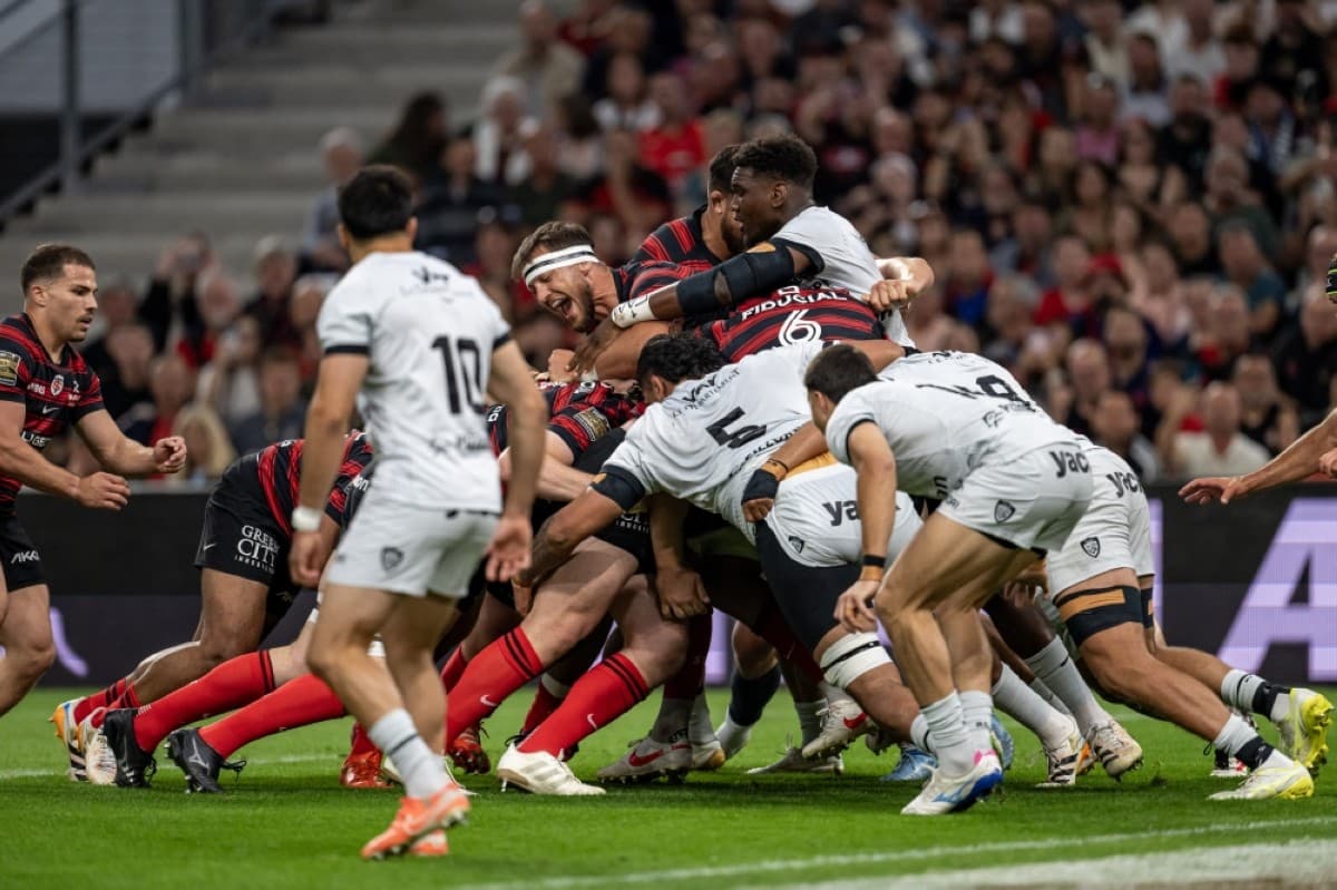 Antoine Dupont inspires Toulouse past Toulon, Montauban relegated