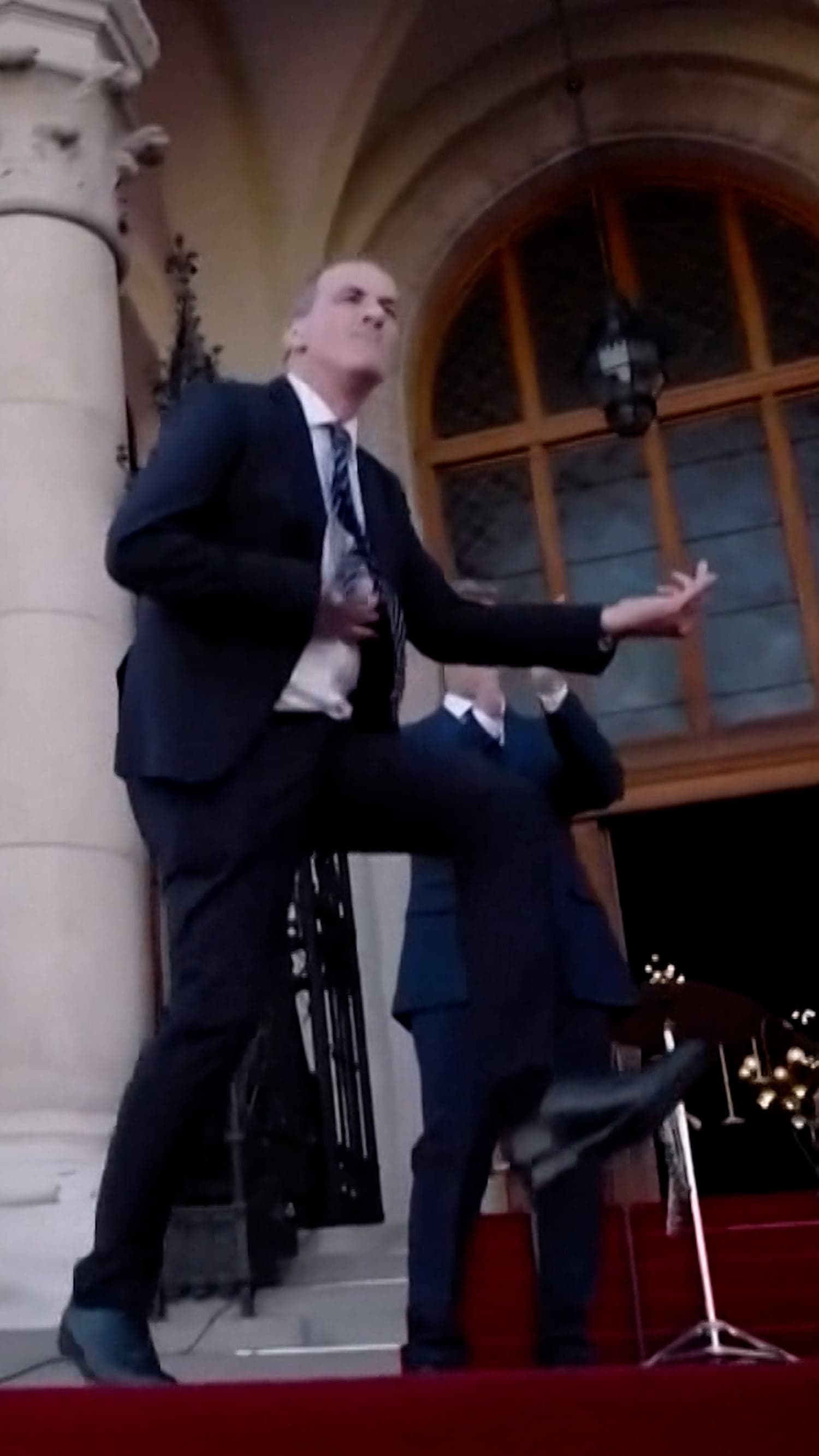 Hungary's dancing politician debuts again