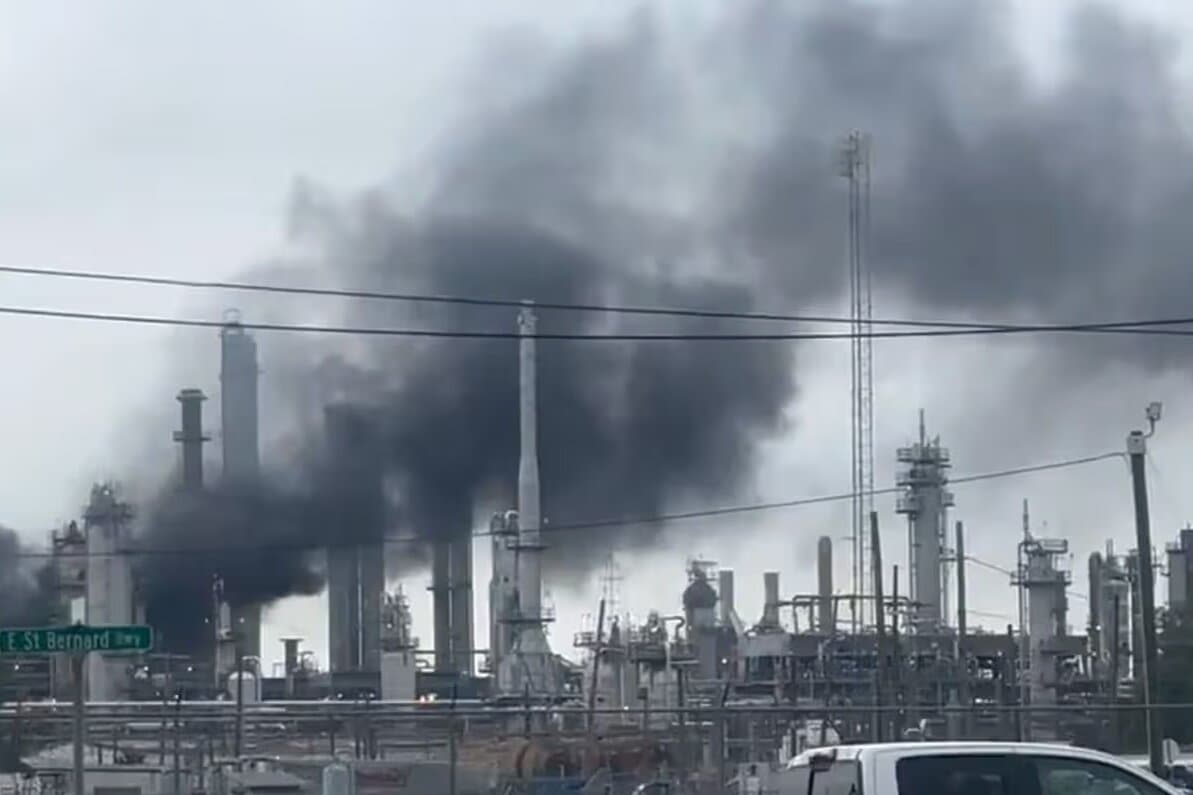 Explosion hits US refinery in New Orleans (+VIDEO)