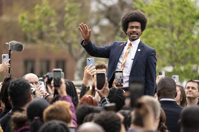 Stomp and Circumstance: Cosplaying Dem Justin Pearson Does ‘Praise Dance’ During Graduation Ceremony