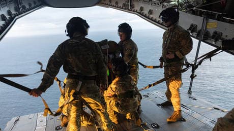 British army parachutes hantavirus response team to remote island (VIDEO)