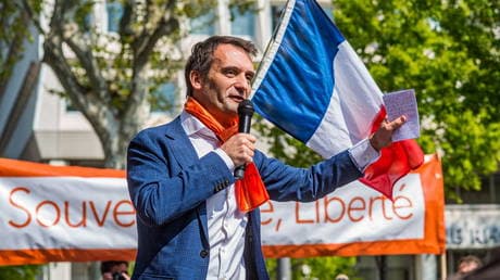 French presidential hopeful pushes to end Russia sanctions