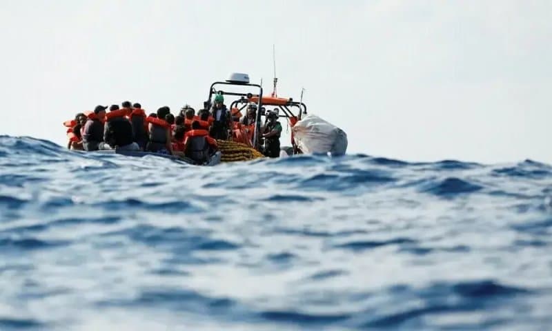  Malaysia searches for missing migrants after boat capsizes 