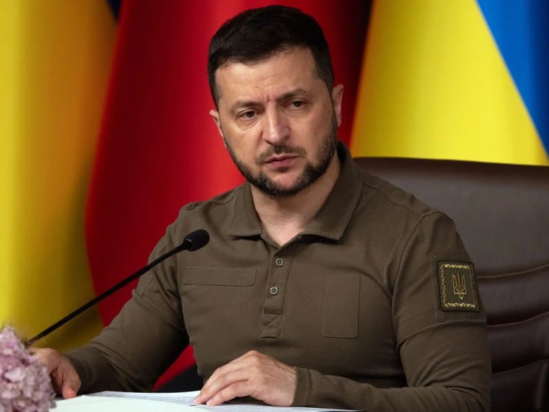  Zelenskiy speaks with UAE leader 