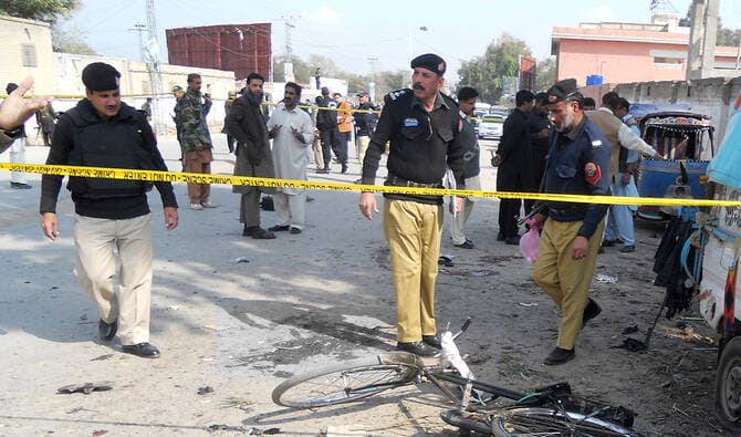  Seven killed in explosion at Pakistan market, police say -  VIDEO  