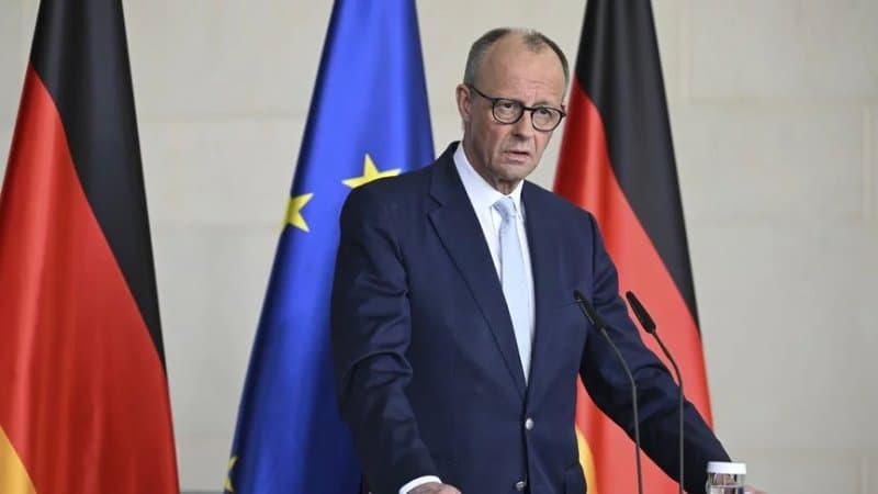  Germany’s Merz faces boos at union congress 
