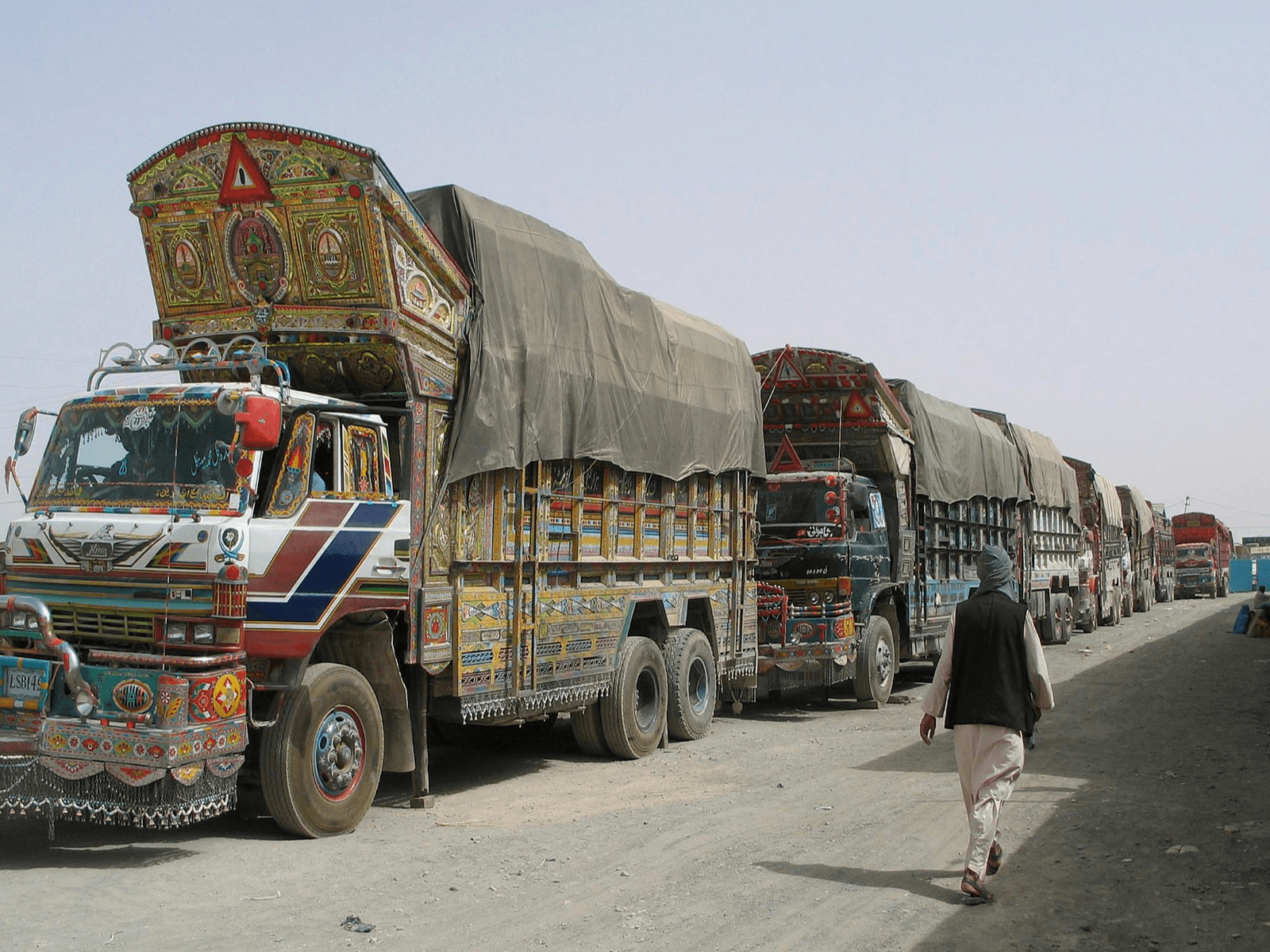 Pakistan: Peshawar sinks deeper into crisis as transport operators stage protest