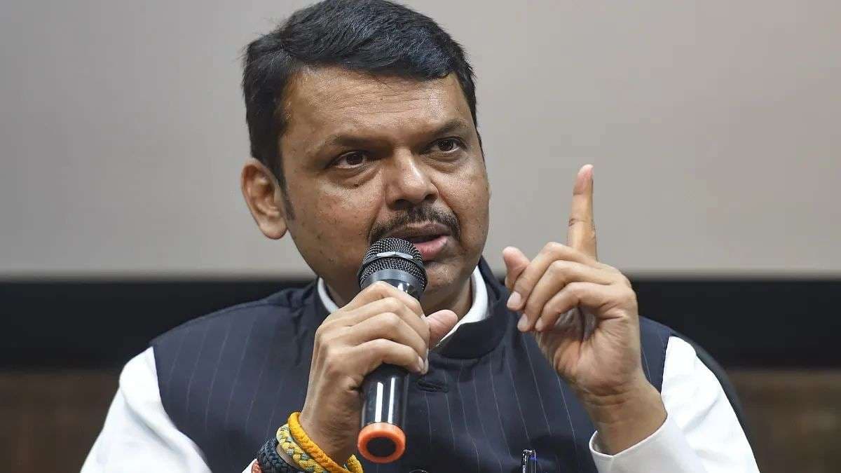 Maharashtra: CM Fadnavis pushes officials to plan fuel consumption cuts following PM Modi's appeal