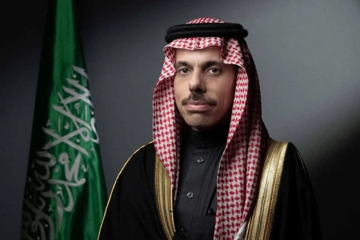 Saudi FM welcomes Trump move to “give diplomacy a chance” to end war, reopen Hormuz