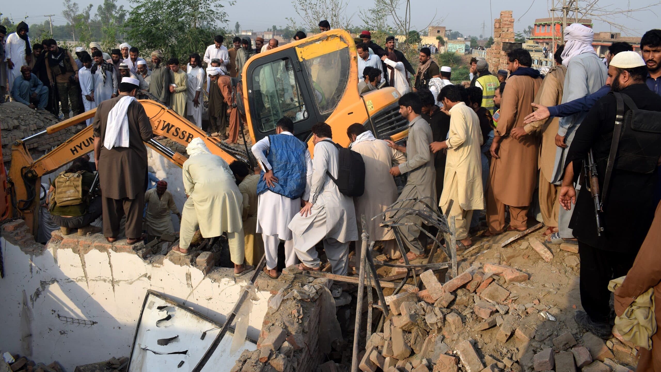Bannu Checkpoint Attack Kills at Least 15 Pakistani Security Personnel Near Afghan Border