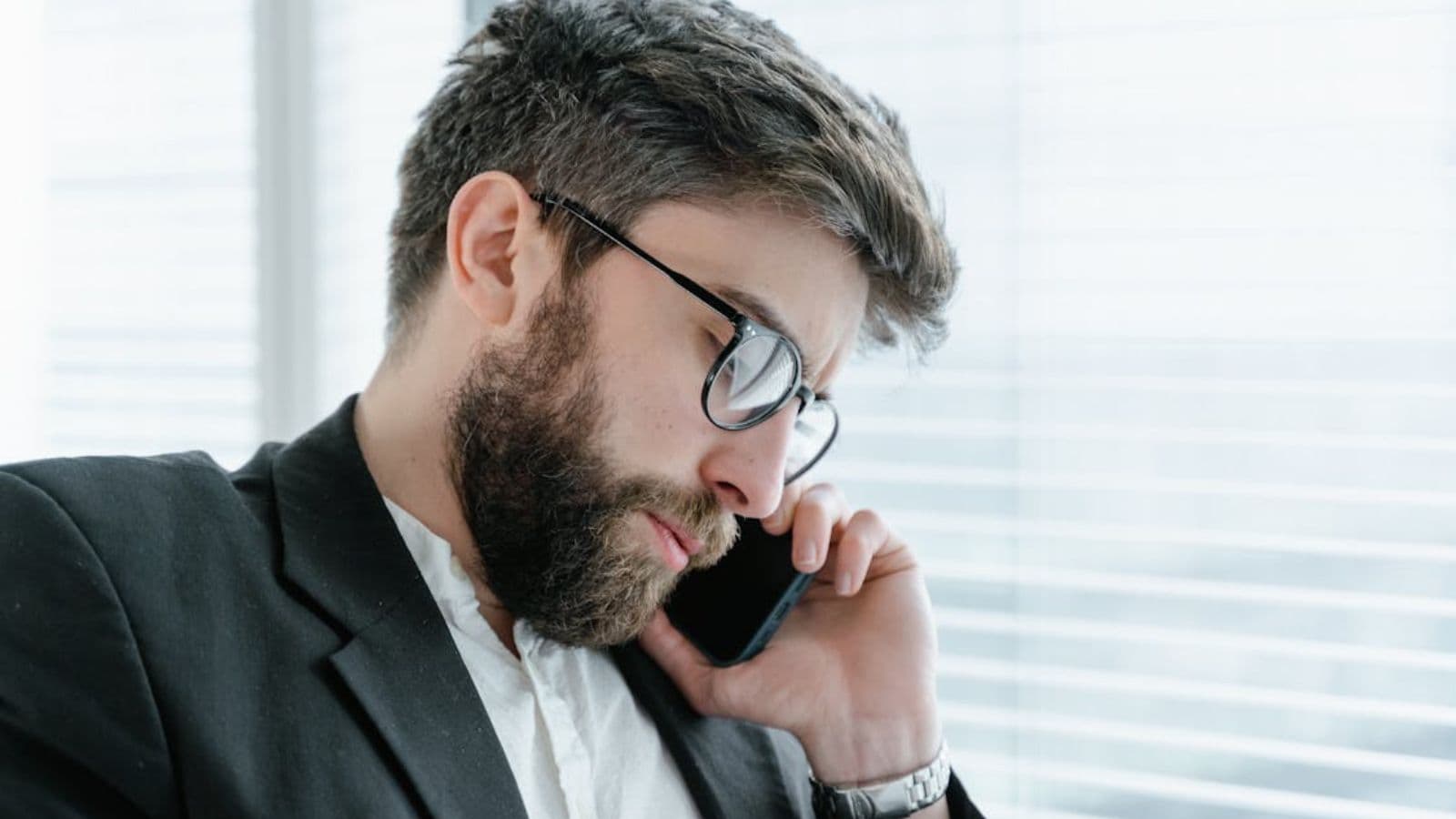 A Worker Kept Seeing a Coworker on Constant Phone Calls—But Something Didn’t Add Up