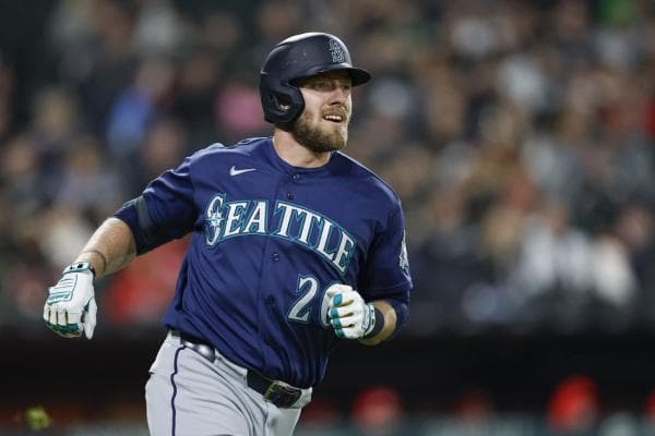 Luke Raley’s career night powers Mariners past White Sox