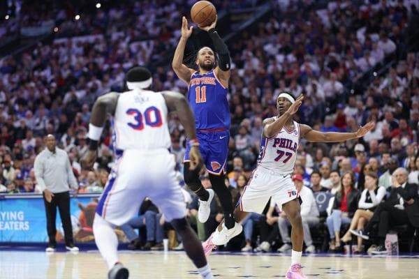 Knicks chase sweep of 76ers as conference finals beckon