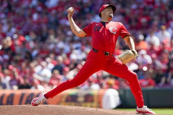 Reds snap eight-game losing streak with win over Astros