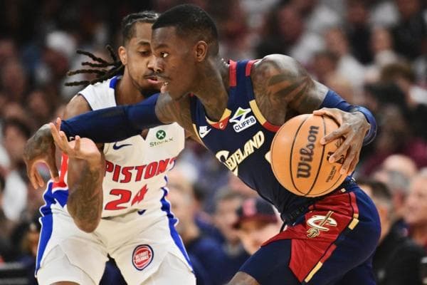 Donovan Mitchell’s 39-point half lifts Cavs level with Pistons at 2-2