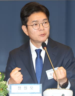 Chong Won-o stresses housing supply, apologizes for past assault at editors’ forum