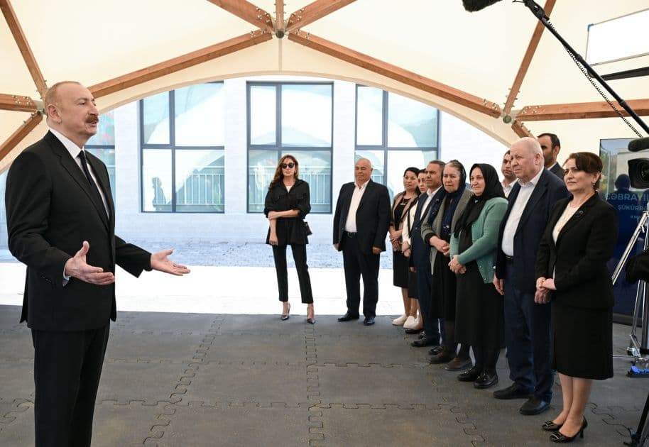 President Ilham Aliyev and First Lady Mehriban Aliyeva met with residents moving to Shukurbeyli village in Jabrayil district