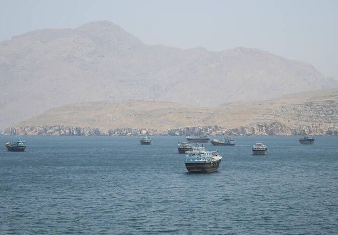 Naval clashes in Gulf complicate Iran-US peace efforts