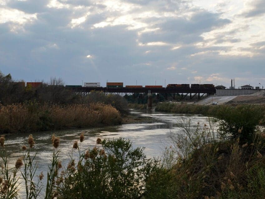 6 bodies found in a boxcar in Texas, officials say