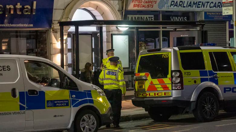 Counterterror police arrest two over London synagogue arson
