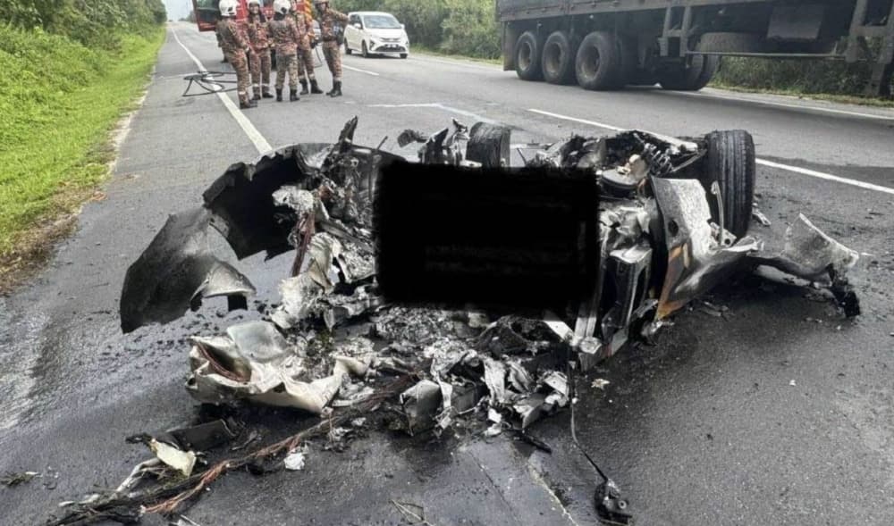 Ferrari crash on Johor Bahru-Mersing road claims lives of two Singaporeans