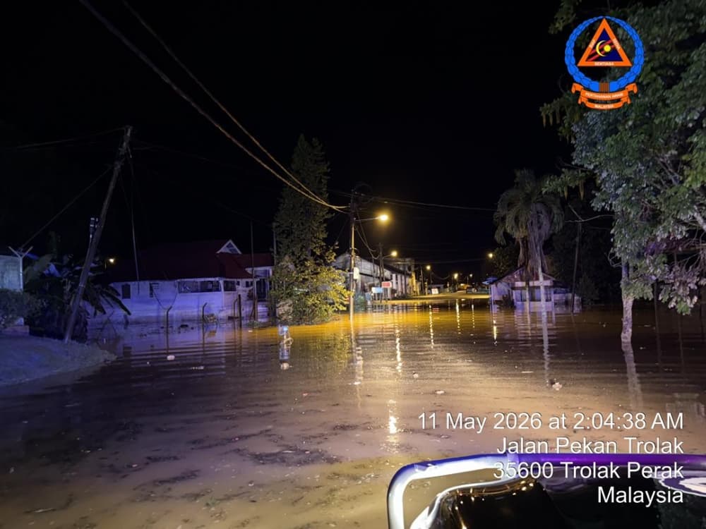 After last night’s heavy rains, 43 flood victims evacuated to two Perak relief centres