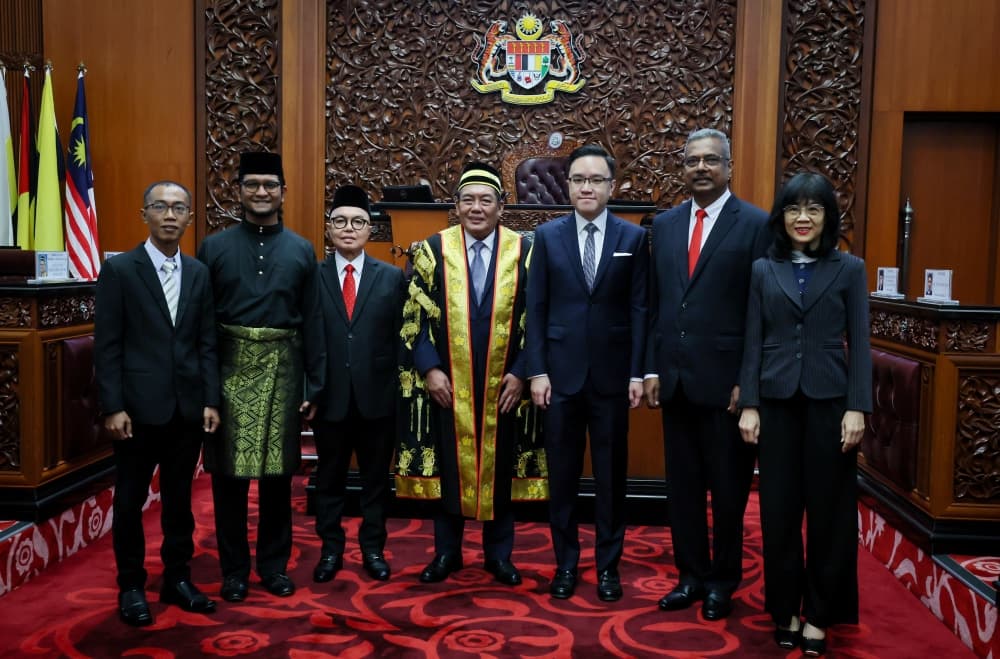 Six new senators sworn-in