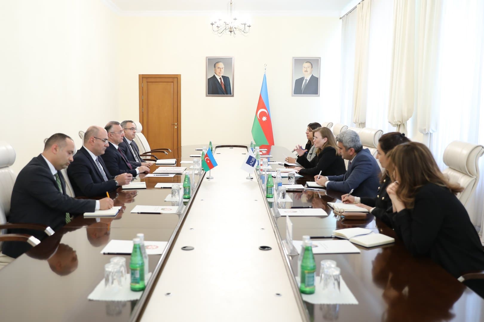 Azerbaijan discusses healthcare co-op with Asian Development Bank (PHOTO)