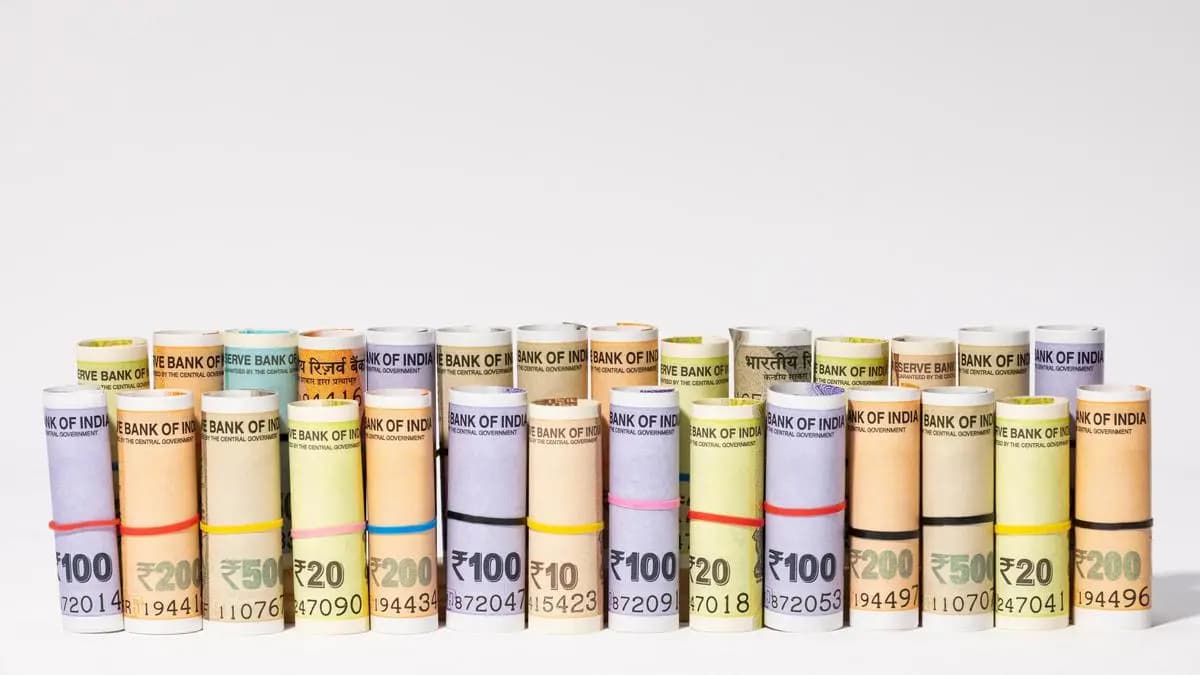 Rupee crashes 139 paise to 94.90 against US dollar in early trade