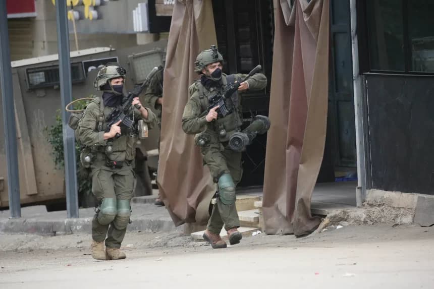 One Palestinian killed , four others arrested in Israeli attacks, West Bank