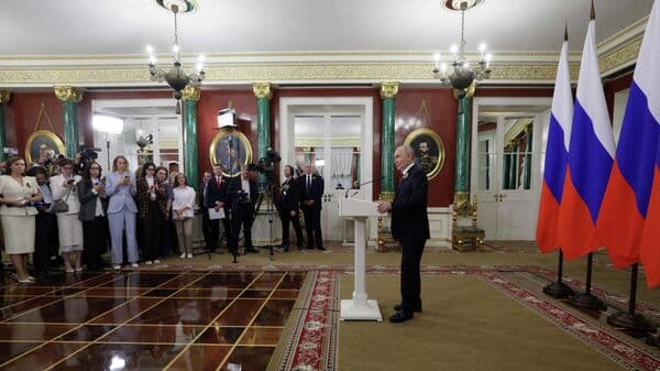 Putin: Ukrainian Conflict May Be Coming to an End