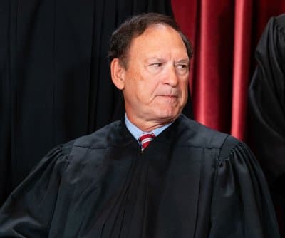 Supreme Court extends pause on abortion pill ban until Thursday